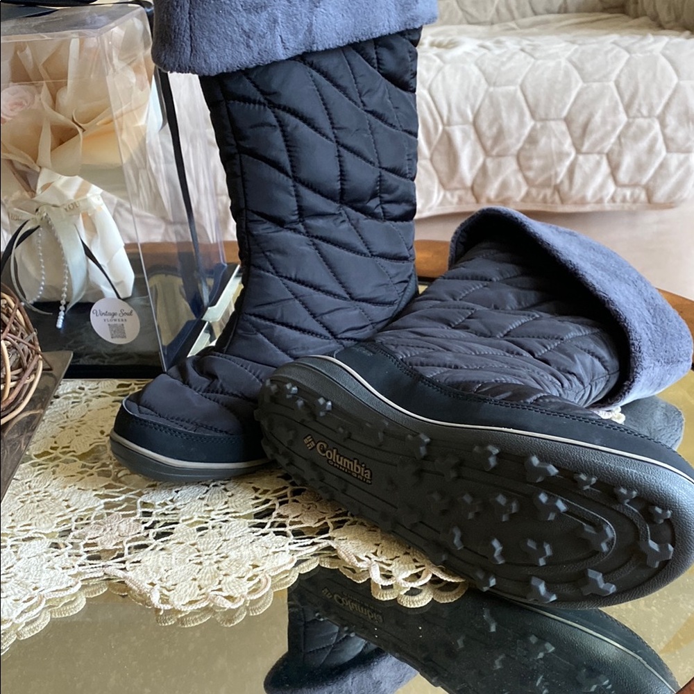 Columbia Black Winter Rain Boots Quilted Design